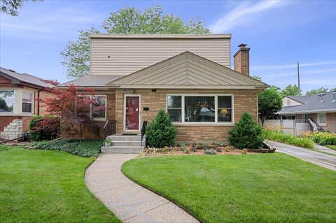 Photo of 7448 Keeler Avenue, Skokie, IL 60076 (MLS # 12690205)