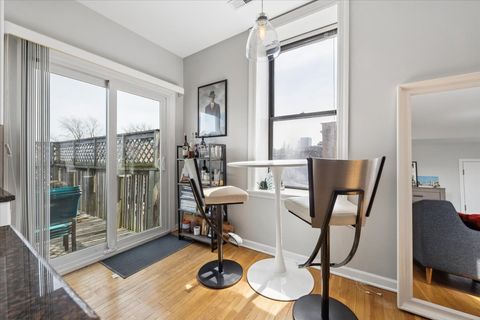 Tiny photo for 1945 N Sheffield Avenue #303, Chicago, IL 60614 (MLS # 12617503)