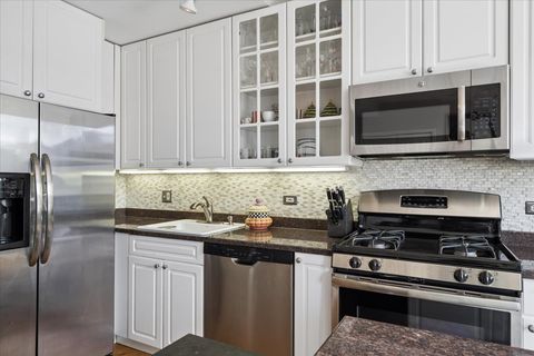 Tiny photo for 1945 N Sheffield Avenue #303, Chicago, IL 60614 (MLS # 12617503)