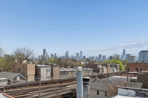 Tiny photo for 1945 N Sheffield Avenue #303, Chicago, IL 60614 (MLS # 12617503)