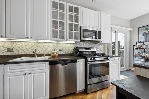 Tiny photo for 1945 N Sheffield Avenue #303, Chicago, IL 60614 (MLS # 12617503)