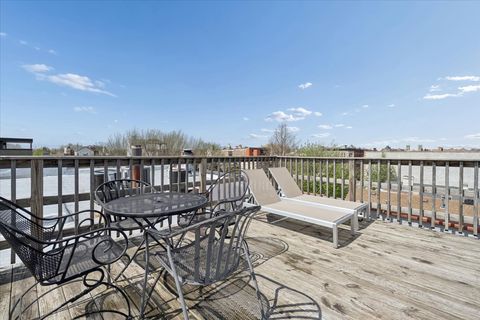 Tiny photo for 1945 N Sheffield Avenue #303, Chicago, IL 60614 (MLS # 12617503)