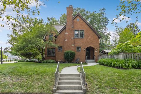 47 S Julian Street Naperville IL 60540