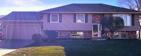 Photo of 805 W Spring Street, Eldridge, IA 52748 (MLS # 12579575)