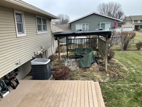 Tiny photo for 805 W Spring Street, Eldridge, IA 52748 (MLS # 12579575)