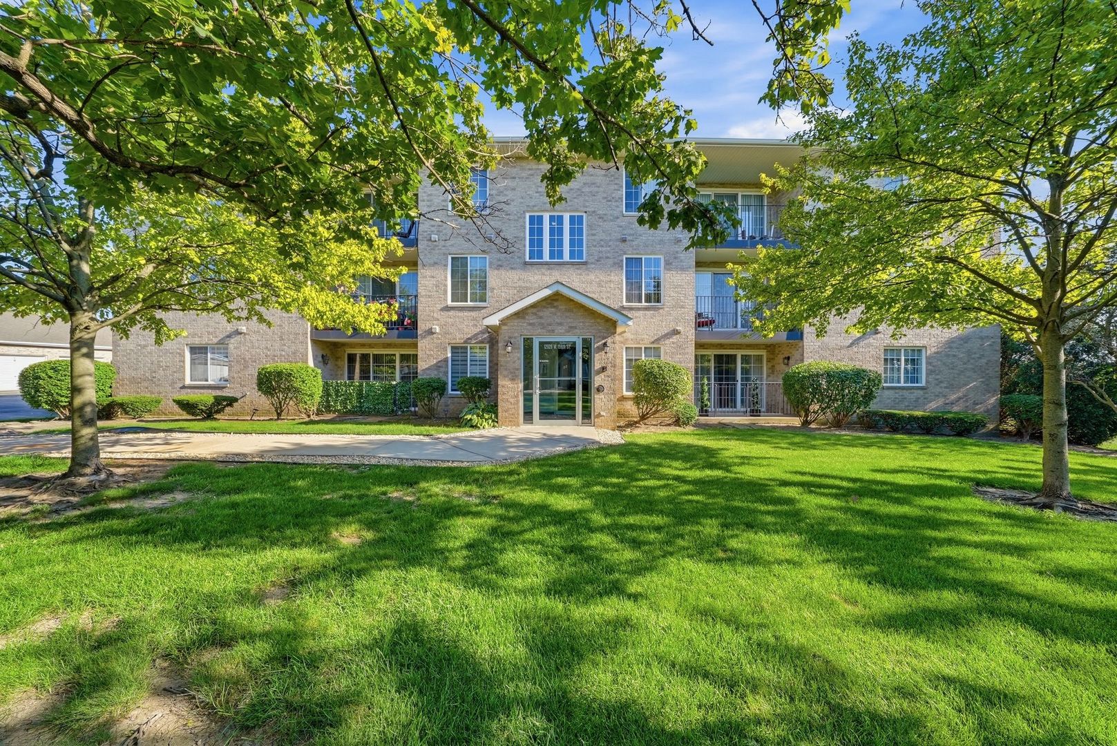 Photo 1 of 25 — 12928 W 159th Street 1C, Homer Glen, IL 60491