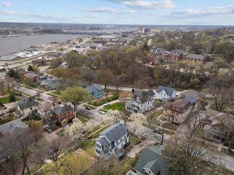 Tiny photo for 1200 E 9th Street, Davenport, IA 52803 (MLS # 12594005)