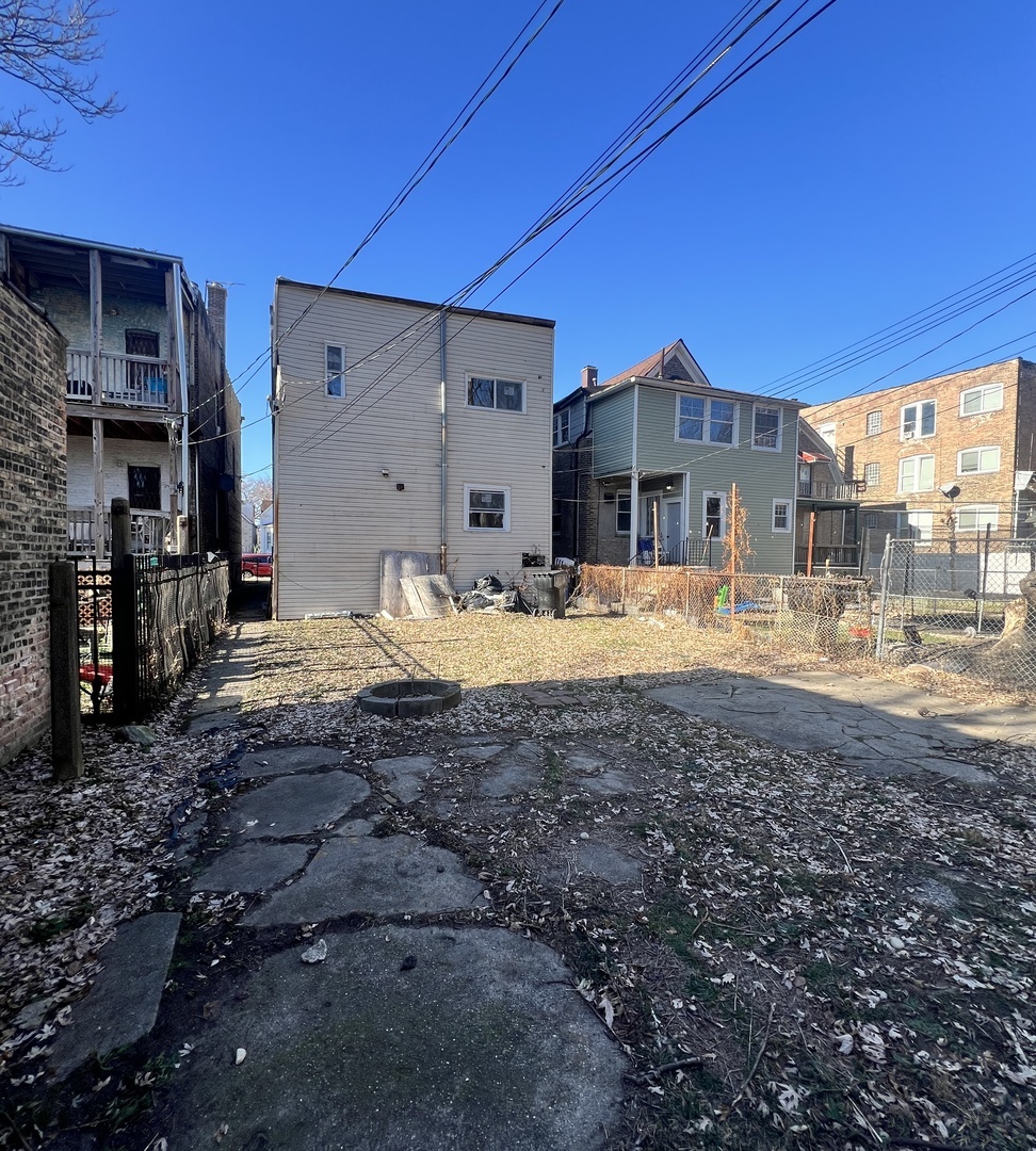 6123 S Laflin Street