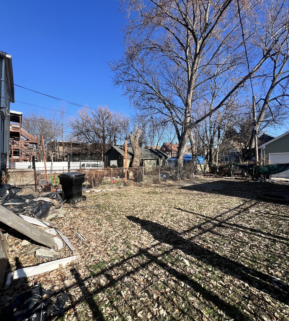 6123 S Laflin Street