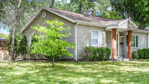 Tiny photo for 902 E Florida Avenue, Urbana, IL 61801 (MLS # 12454110)