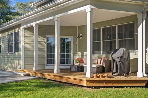 Tiny photo for 694 Hart Road, Batavia, IL 60510 (MLS # 12547300)