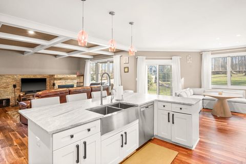 Tiny photo for 694 Hart Road, Batavia, IL 60510 (MLS # 12547300)