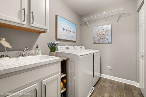 Tiny photo for 520 Pershing Court, Barrington, IL 60010 (MLS # 12671074)