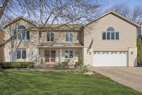 5 beds bed, 3.5 baths bath property at 1424 e jonquil circle, arlington heights, il 60004