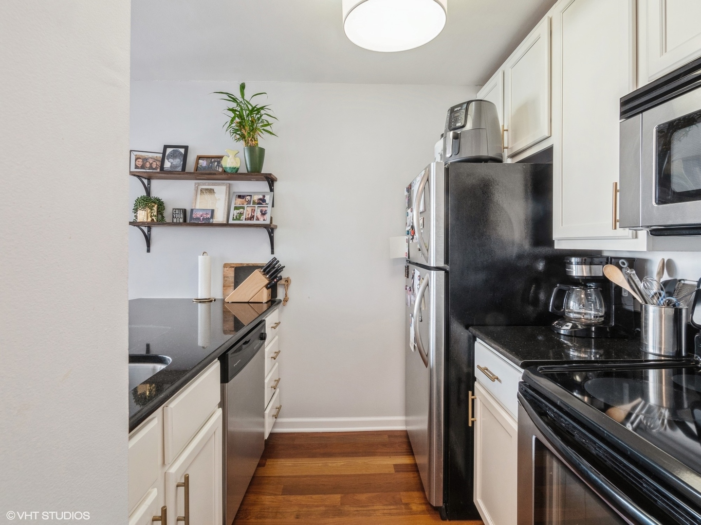 1540 N La Salle Drive 901