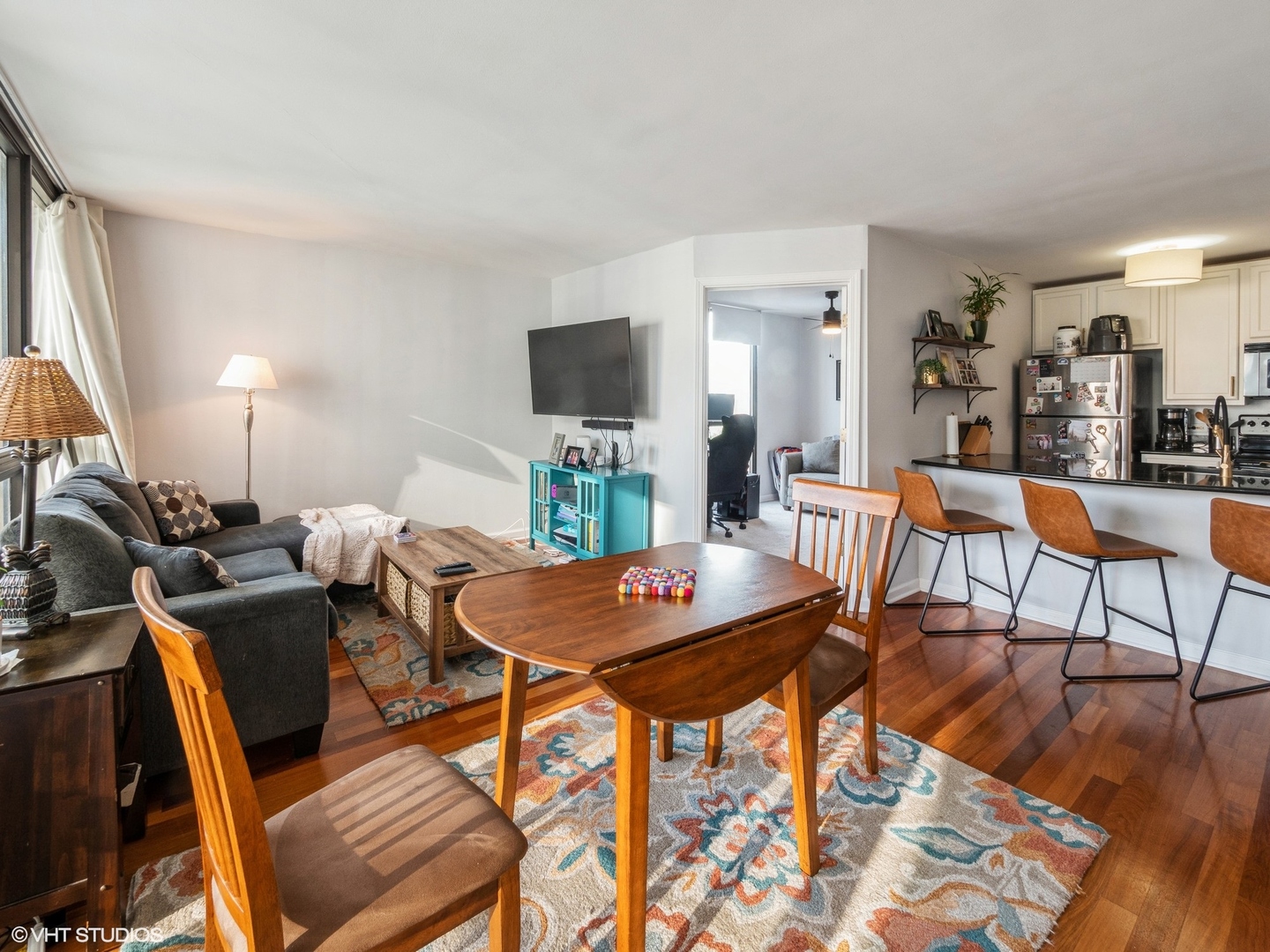 1540 N La Salle Drive 901