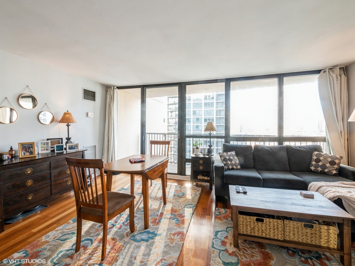 1540 N La Salle Drive 901