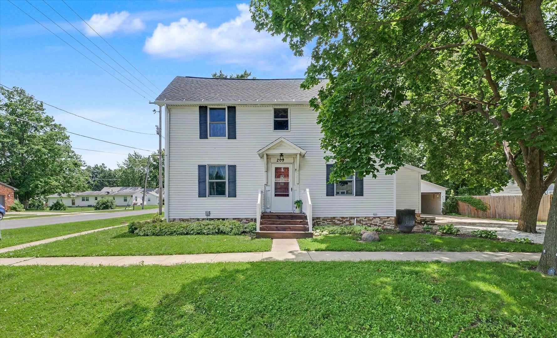 209 E Sangamon Street