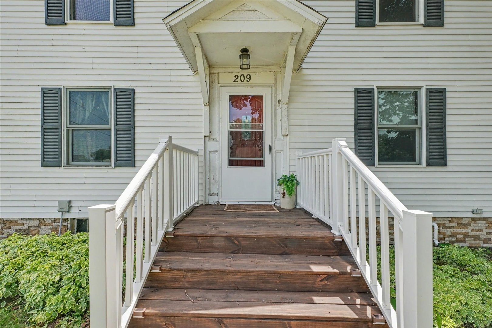 209 E Sangamon Street