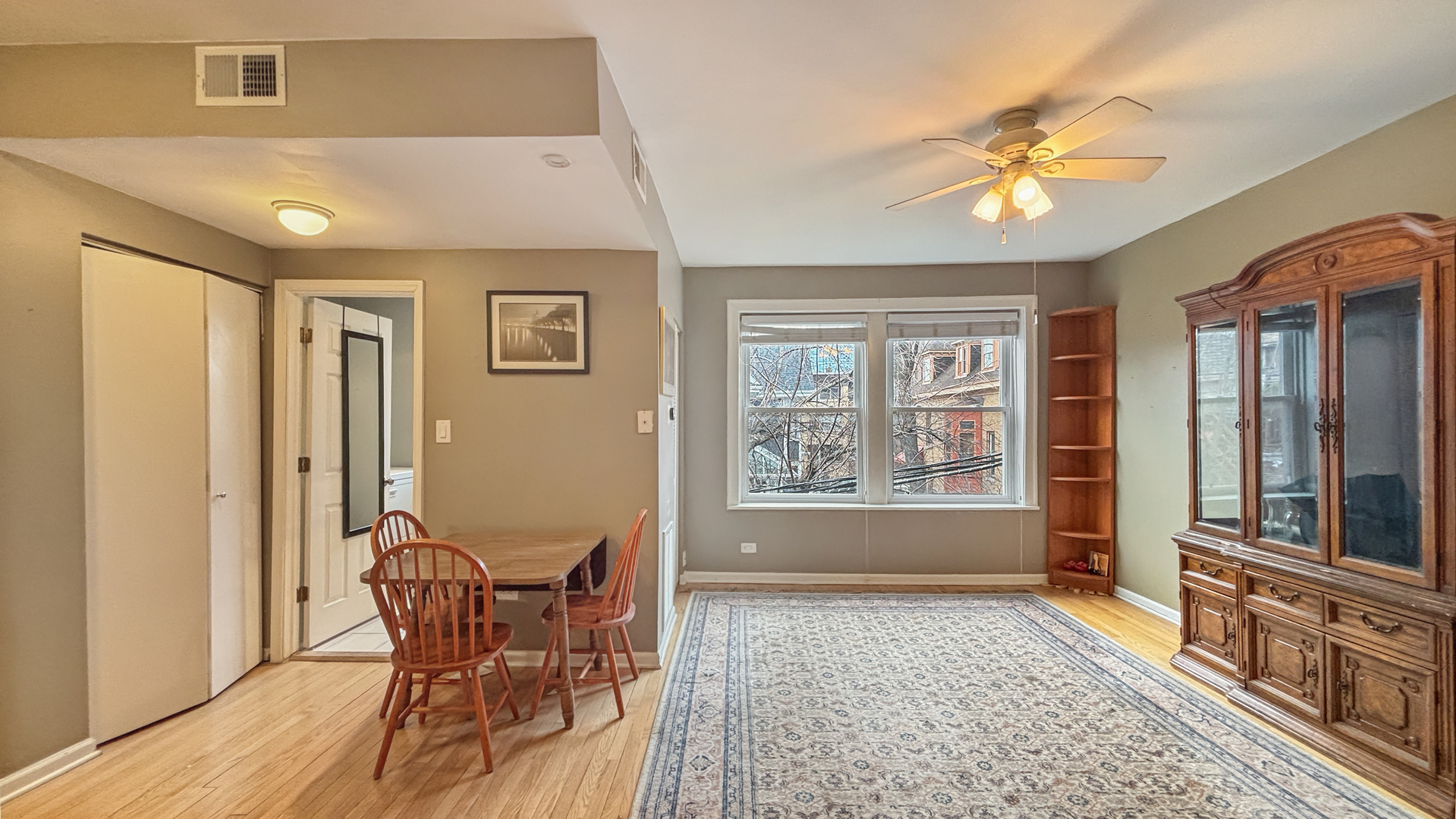 4240 N Clarendon Avenue 310N