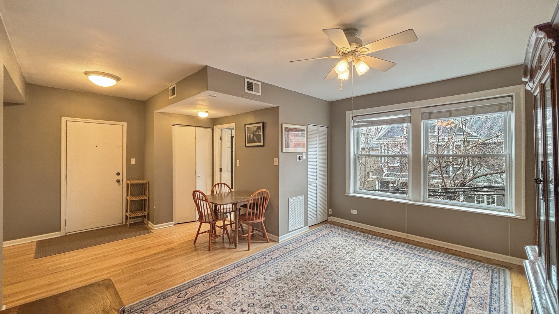 4240 N Clarendon Avenue 310N