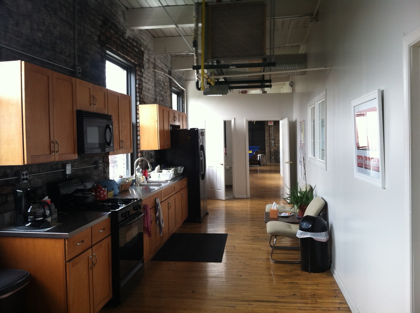 1528 W ADAMS Street