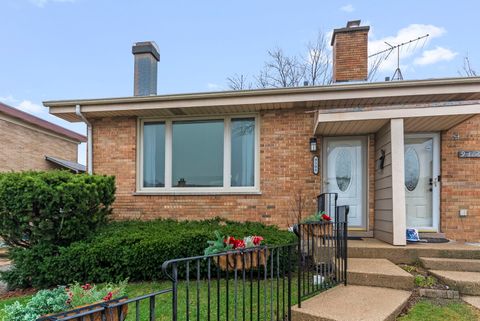 Tiny photo for 9308 Home Court, Des Plaines, IL 60016 (MLS # 12609526)