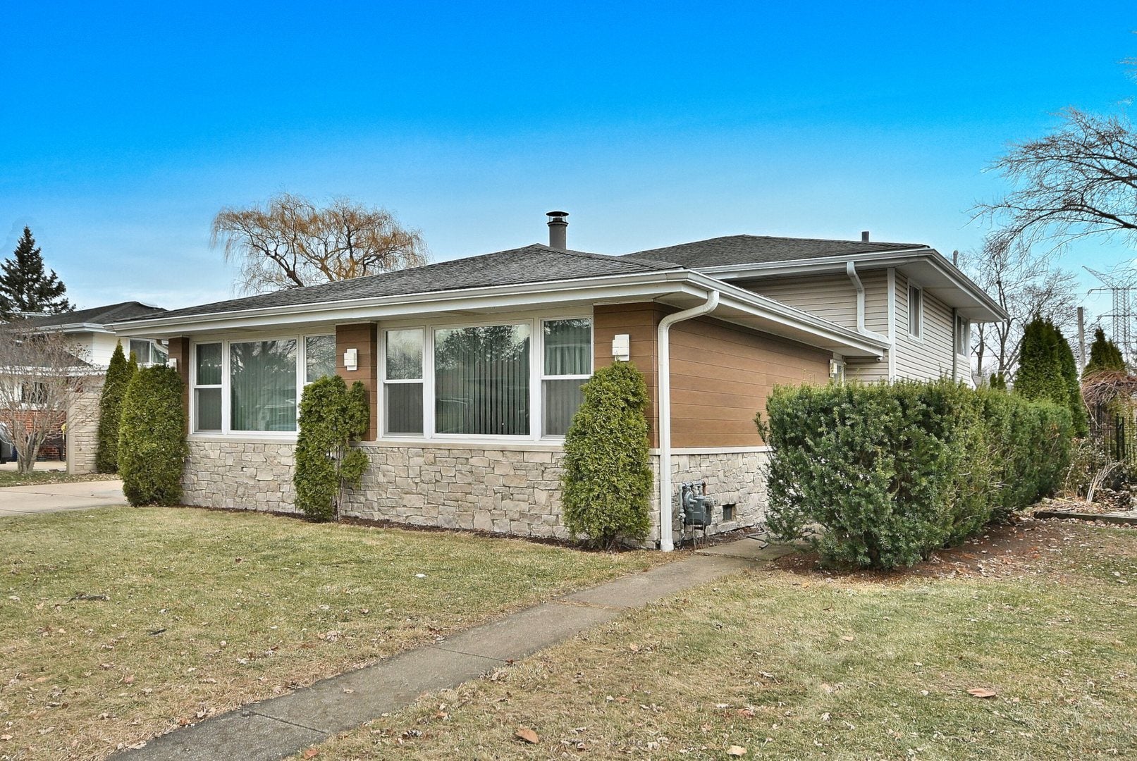 575 Bedford Lane