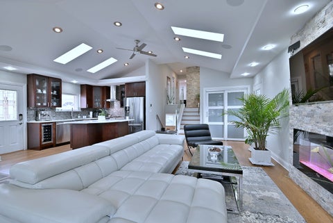 Tiny photo for 575 Bedford Lane, Des Plaines, IL 60016 (MLS # 12742870)