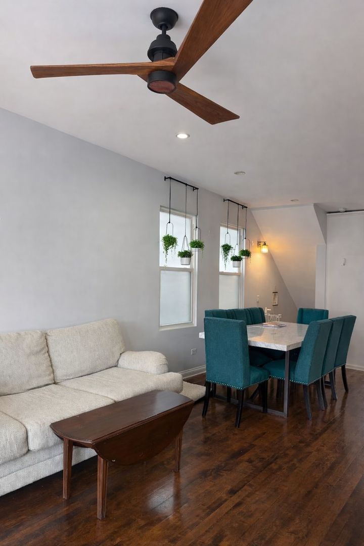 4151 W Fullerton Avenue