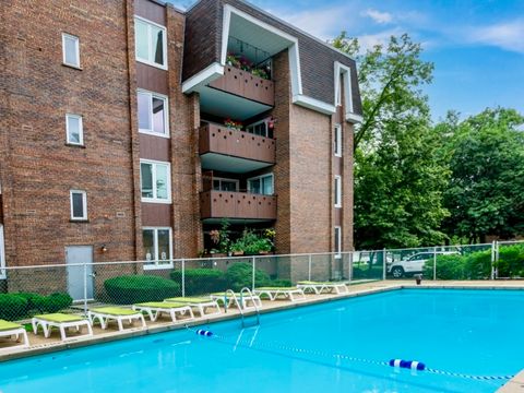 Tiny photo for 121 S Spruce Avenue #101, Wood Dale, IL 60191 (MLS # 12603141)