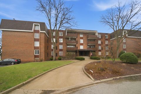 Tiny photo for 121 S Spruce Avenue #101, Wood Dale, IL 60191 (MLS # 12603141)