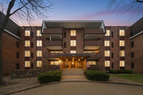 Tiny photo for 121 S Spruce Avenue #101, Wood Dale, IL 60191 (MLS # 12603141)