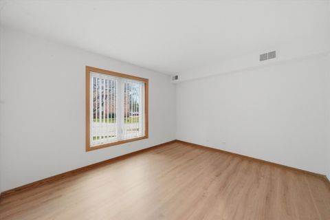 Tiny photo for 121 S Spruce Avenue #101, Wood Dale, IL 60191 (MLS # 12603141)