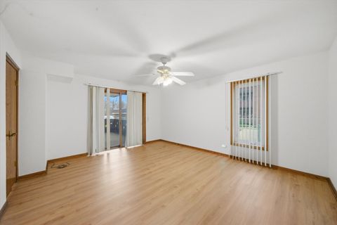 Tiny photo for 121 S Spruce Avenue #101, Wood Dale, IL 60191 (MLS # 12603141)