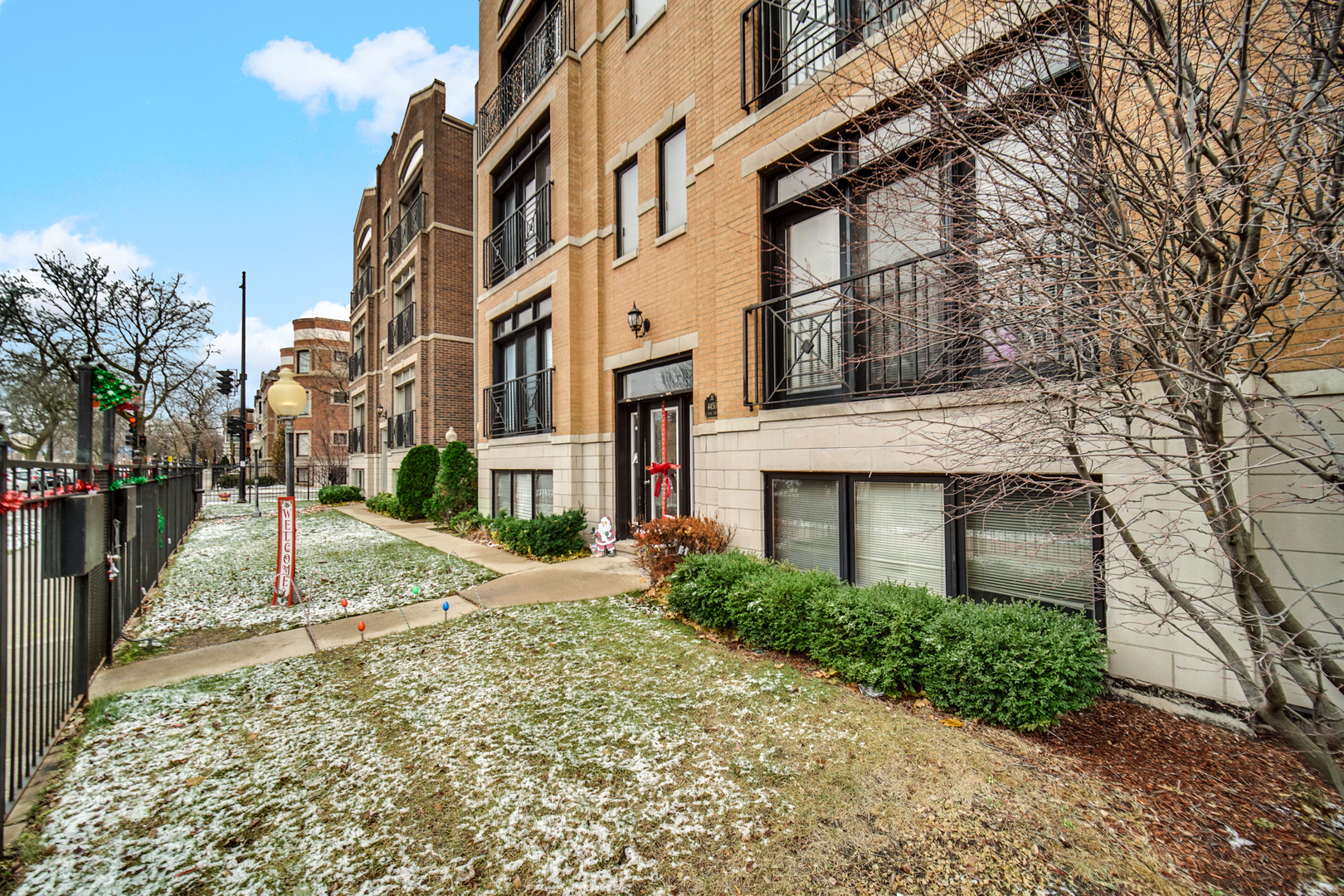 4450 S King Drive 2S