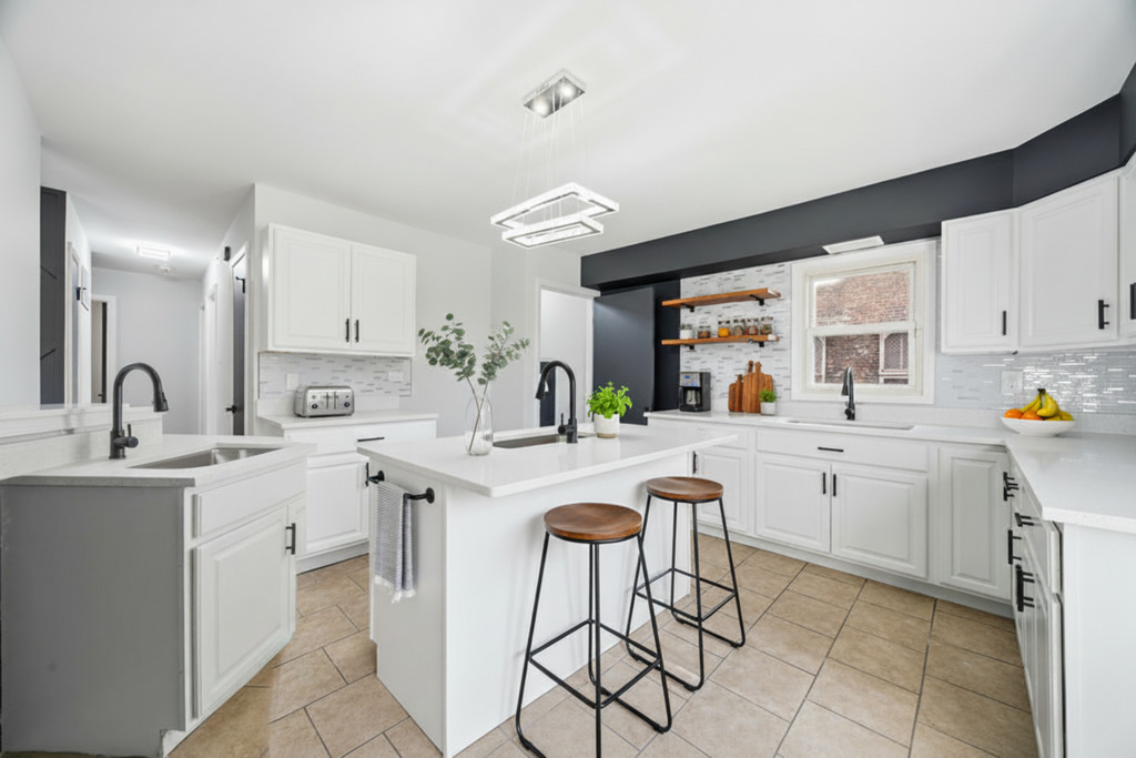 14921 Lincoln Avenue