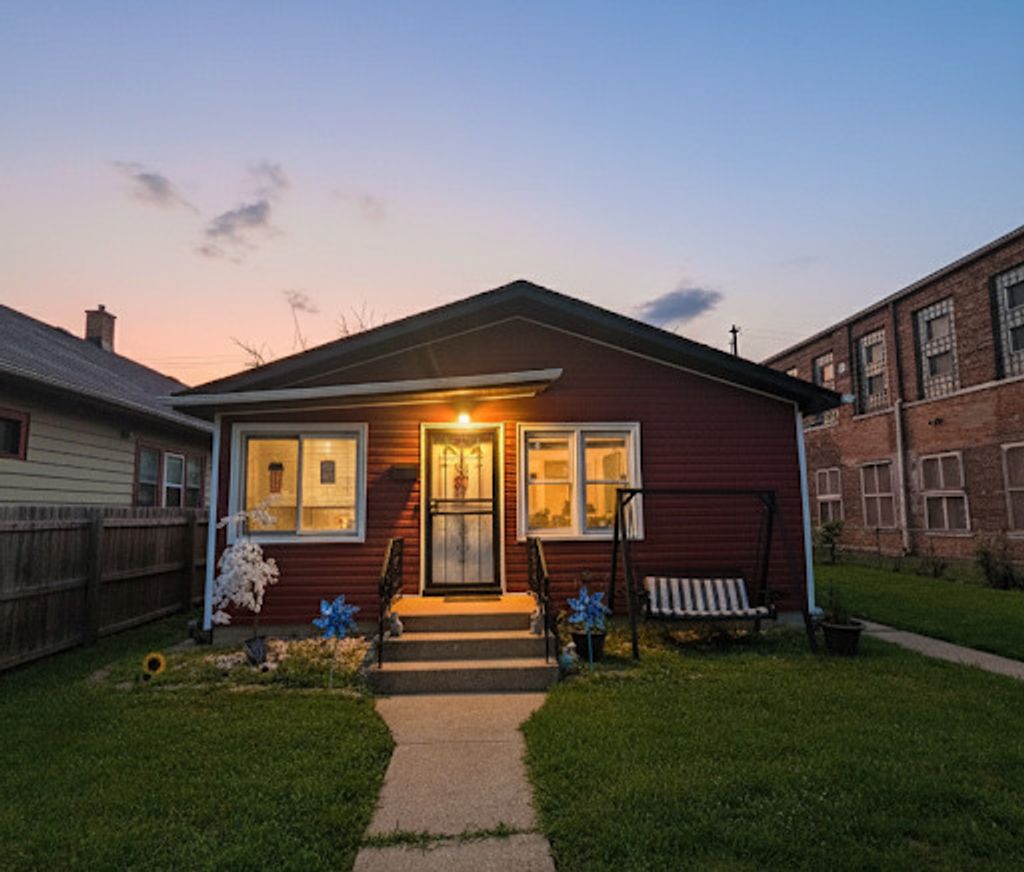 Photo for 14921 Lincoln Avenue, Harvey, IL 60426 (MLS # 12505623)