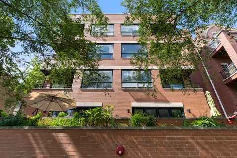 Photo of 934 W Cuyler Avenue #3D, Chicago, IL 60613 (MLS # 12724899)