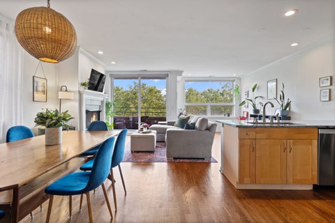 Tiny photo for 934 W Cuyler Avenue #3D, Chicago, IL 60613 (MLS # 12724899)