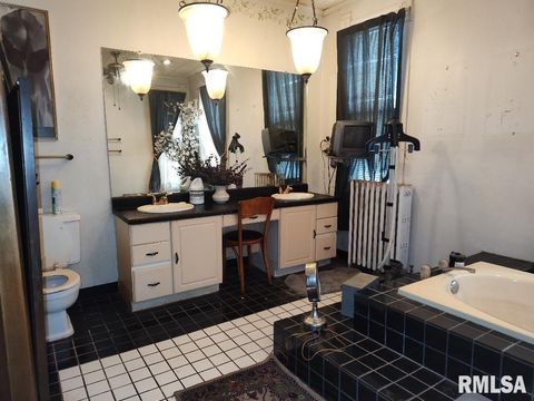 Tiny photo for 2035 Martin Luther King Jr Drive, Cairo, IL 62914 (MLS # EB459893)