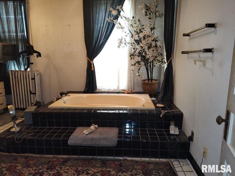 Tiny photo for 2035 Martin Luther King Jr Drive, Cairo, IL 62914 (MLS # EB459893)