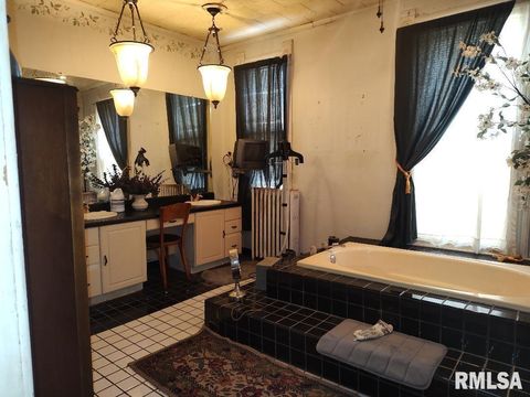 Tiny photo for 2035 Martin Luther King Jr Drive, Cairo, IL 62914 (MLS # EB459893)