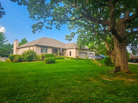 Photo of 1608 Breezy Lawn Road, Spring Grove, IL 60081 (MLS # 12444188)