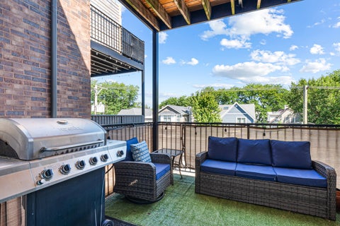 Tiny photo for 2248 W FOSTER Avenue #3, Chicago, IL 60625 (MLS # 12773065)