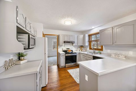 Tiny photo for 9 Blue Lake Court, Bloomington, IL 61704 (MLS # 12538200)