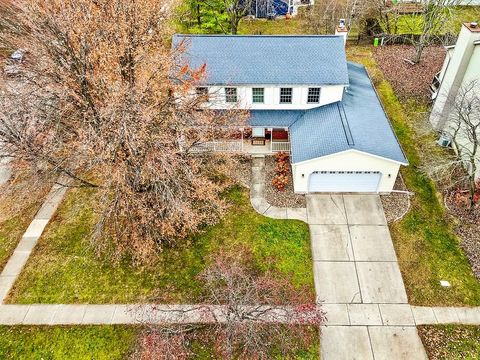 Tiny photo for 9 Blue Lake Court, Bloomington, IL 61704 (MLS # 12538200)