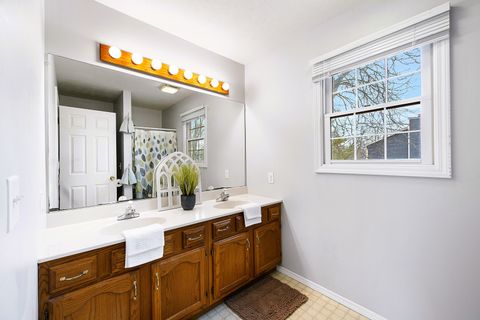 Tiny photo for 9 Blue Lake Court, Bloomington, IL 61704 (MLS # 12538200)