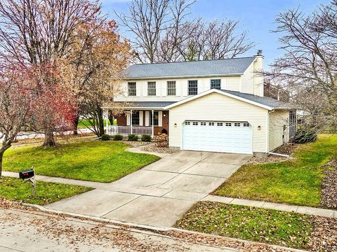 Tiny photo for 9 Blue Lake Court, Bloomington, IL 61704 (MLS # 12538200)