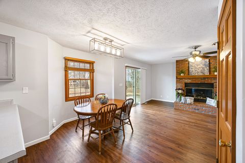 Tiny photo for 9 Blue Lake Court, Bloomington, IL 61704 (MLS # 12538200)